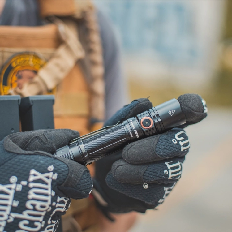 Latarka Taktyczna LED Fenix PD35 v3.0