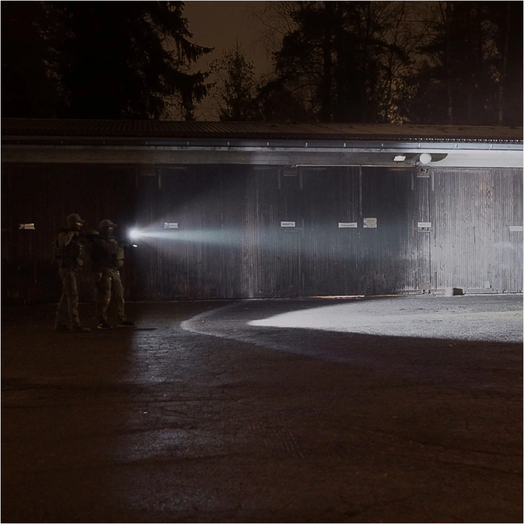 Latarka taktyczna Fenix GL23R