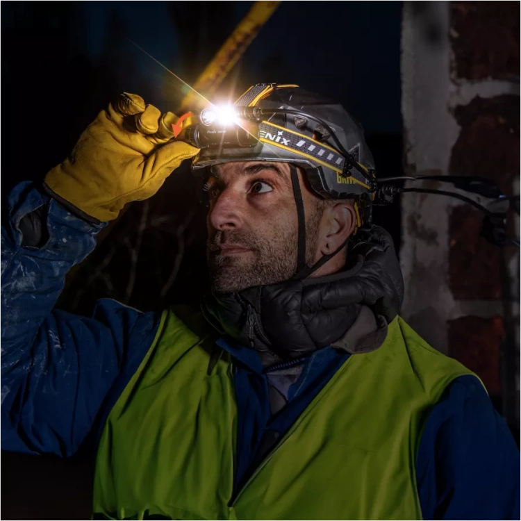 Latarka czołowa Fenix HM75R