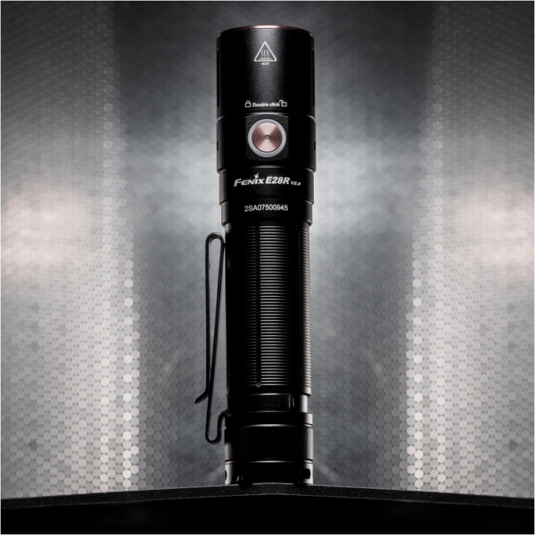 Latarka LED Fenix E28R v2.0