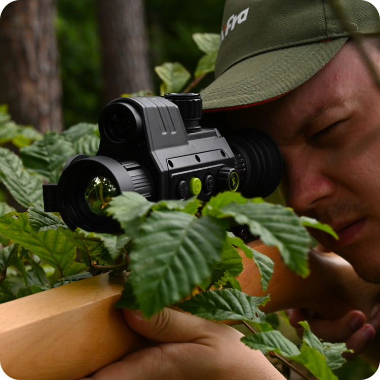 Kamera termowizyjna Chiron PFI-C425LRF z dalmierzem Pixfra