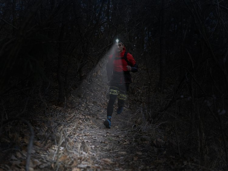 Latarka diodowa Fenix HM65R czołówka