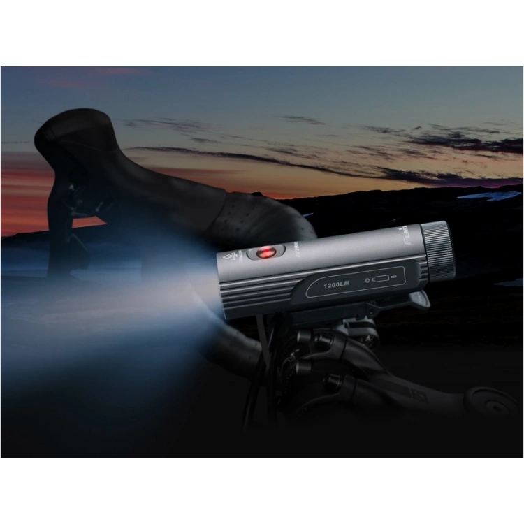Lampa rowerowa Fenix BC21R v3.0 latarka do roweru
