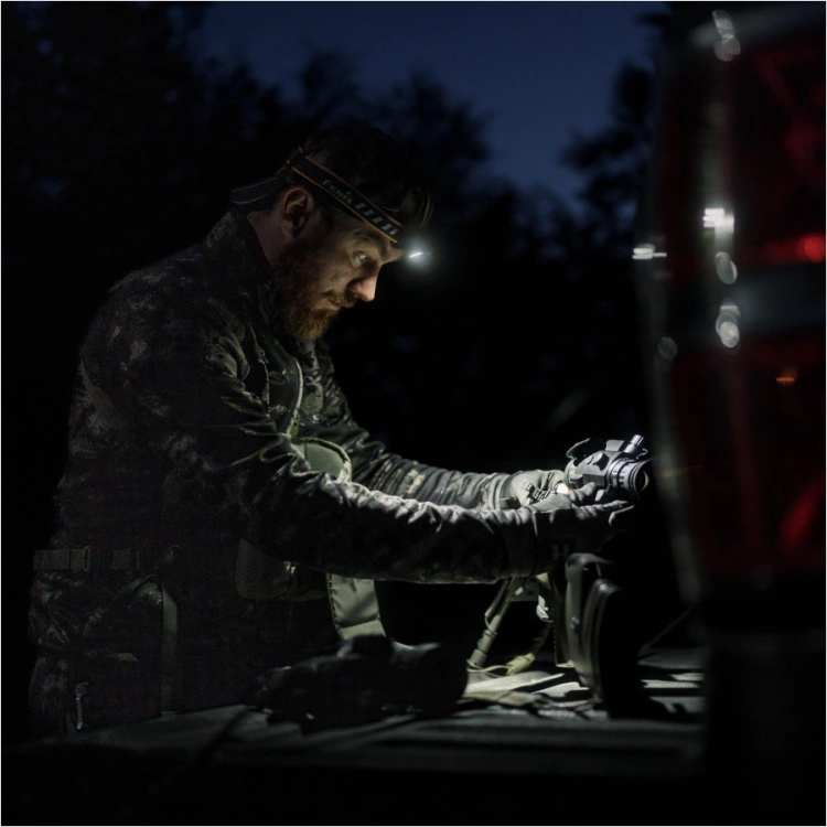 Latarka Czołowa Fenix HM61R v2.0 czołówka