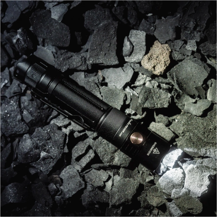 Latarka LED Fenix PD35R ace